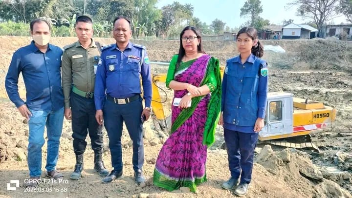 পুকুর কেটে বালু বিক্রি: কালাইয়ে ঠিকাদারকে এক লাখ টাকা জরিমানা