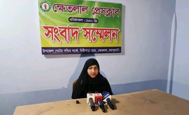 আমি জিম্মি নই, স্বামীই আমাকে এক পরিচিত আপার কাছে রেখে গেছেন” সংবাদ সম্মেলনে ওই নববধূ