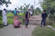 শার্শায় বালুবাহী ট্রাকের ভারে ব্রিজ ধসে যোগাযোগ বিচ্ছিন্ন, হাজারো মানুষের চরম দুর্ভোগ