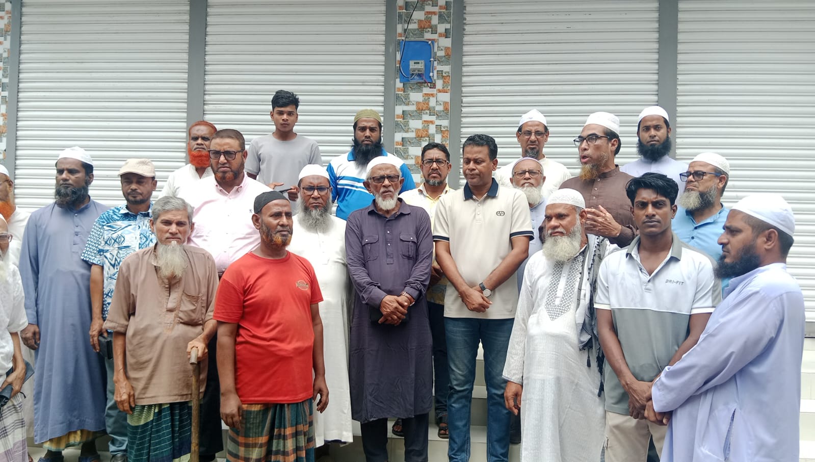 শ্যামনগর থানা জামে মসজিদ মার্কেটের দোকান হস্তান্তরের শুভ উদ্বোধন অনুষ্ঠিত