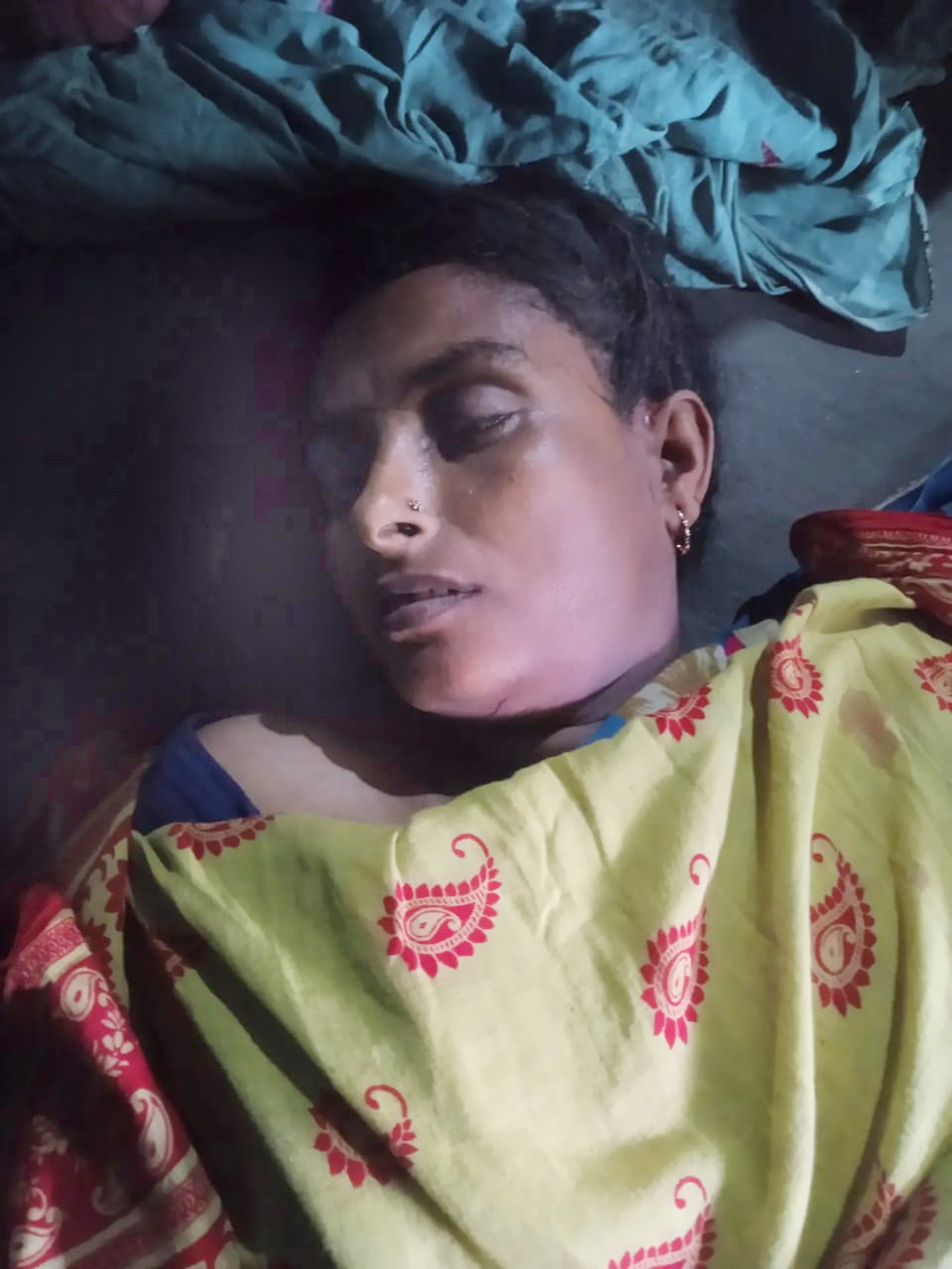 পুকুরপাড়ে বজ্রাঘাত, শ্যামনগরে গৃহবধূর মর্মান্তিক মৃত্যু শ্যামনগর