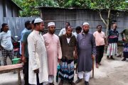 অসহায় মুক্তারুলের উন্নত চিকিৎসায় সমাজ কল্যাণ পরিষদ