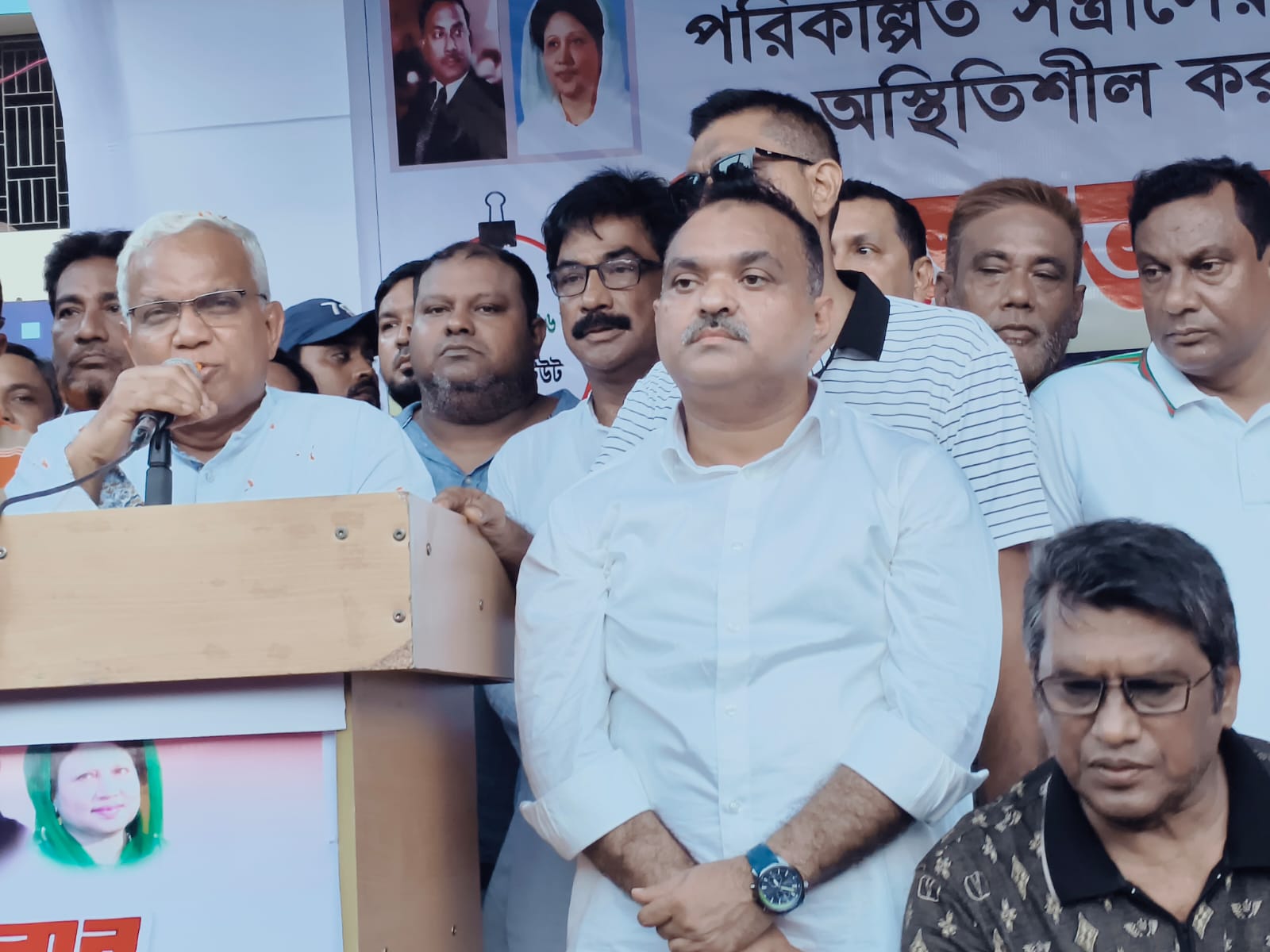 এ দেশের মানুষ কথা বলার কোন অবস্থাতেই ষড়যন্ত্রের কাছে ধুলিস্যাৎ হতে দেবে না-দিনাজপুরে ডা. জাহিদ হোসেন