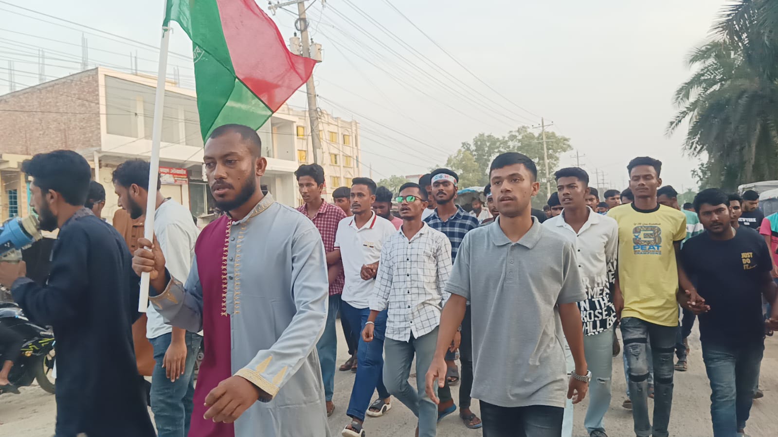 শ্যামনগরে নিষিদ্ধ সংগঠন আওয়ামী লীগের বিরুদ্ধে ছাত্রদলের বিক্ষোভ মিছিল।