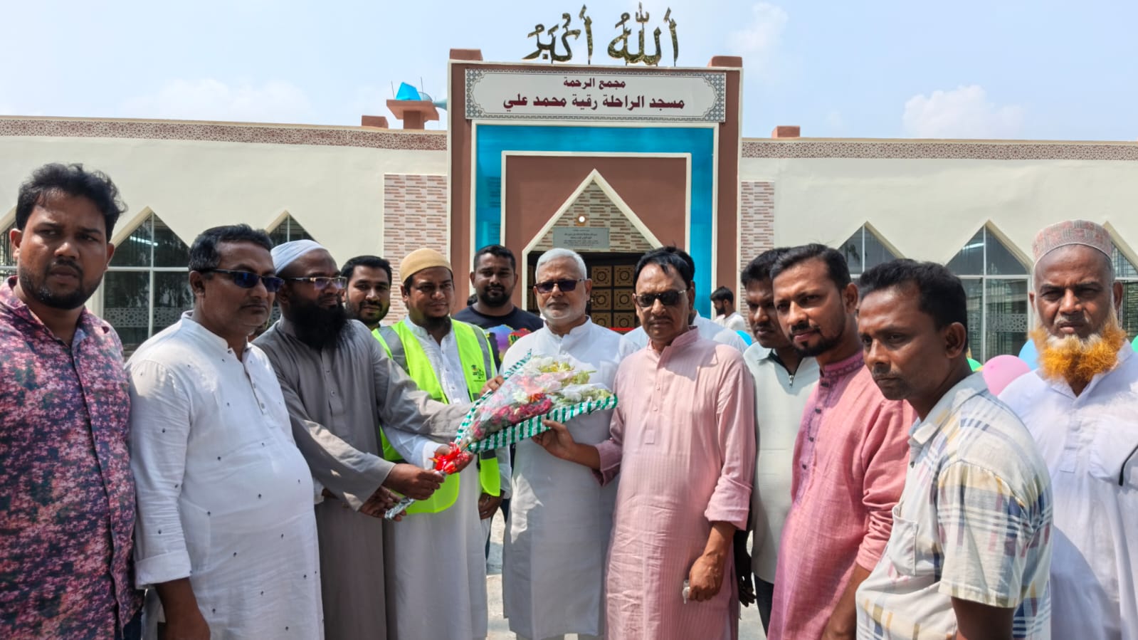 দিনাজপুরের বীরগঞ্জে সংযুক্ত আরব আমিরাতের নির্মিত মসজিদের উদ্বোধন