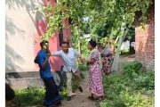 রাস্তা নিয়ে বিরোধে দম্পতিকে মারধর,পুলিশ কর্মকর্তার বিরুদ্ধে থানায় অভিযোগ