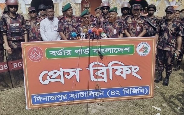দিনাজপুরের বিরলে ধুকুরঝাড়ি পুজামন্ডপ পরিদর্শন করলেন বিজিবি রংপুর রিজিয়নের ভারপ্রাপ্ত কমান্ডার কর্নেল ফয়সাল